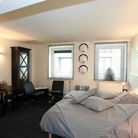 Guest house Residentie De Laurier 4*