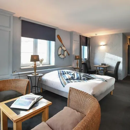 Residentie De Laurier Guest house 4*