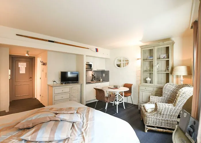 Residentie De Laurier Guest house